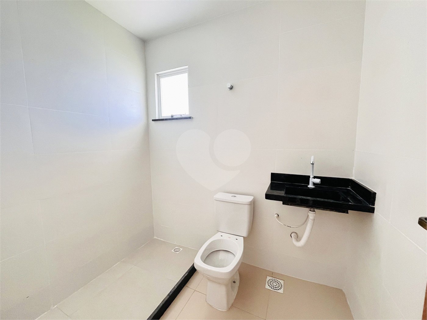 Casa à venda com 2 quartos, sendo 1 suíte, no condomínio Parque Guará, Rio de Janeiro - RJ