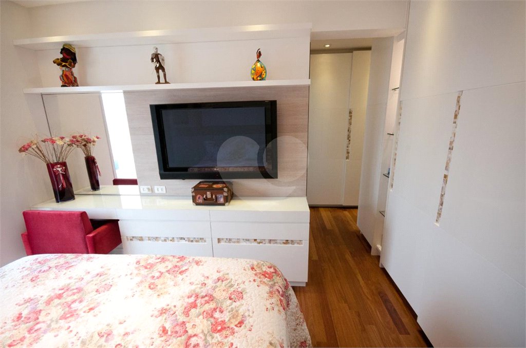 Apartamento à venda com 4 quartos, sendo 3 suítes, em Vila Romana, São Paulo, SP
