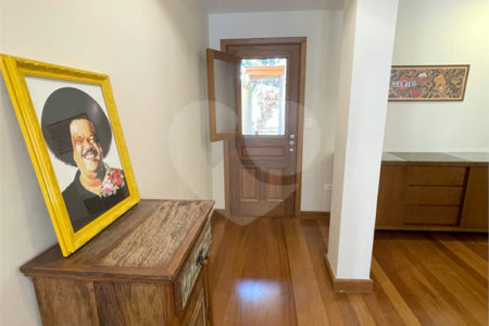 Casa à venda com 3 suítes em Santo Amaro, São Paulo, SP