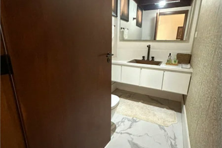 Casa à venda com 4 quartos, sendo 2 suítes, no condomínio Chacara Marques, Santana de Parnaíba - SP