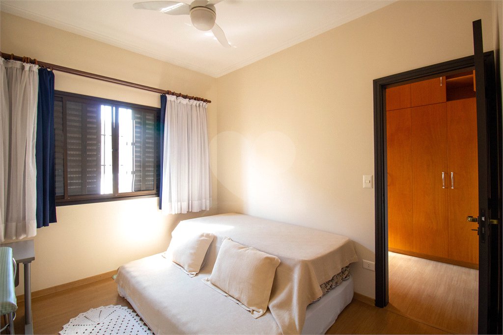 Sobrado à venda com 5 quartos, sendo 3 suítes, no Centro, São Roque, SP