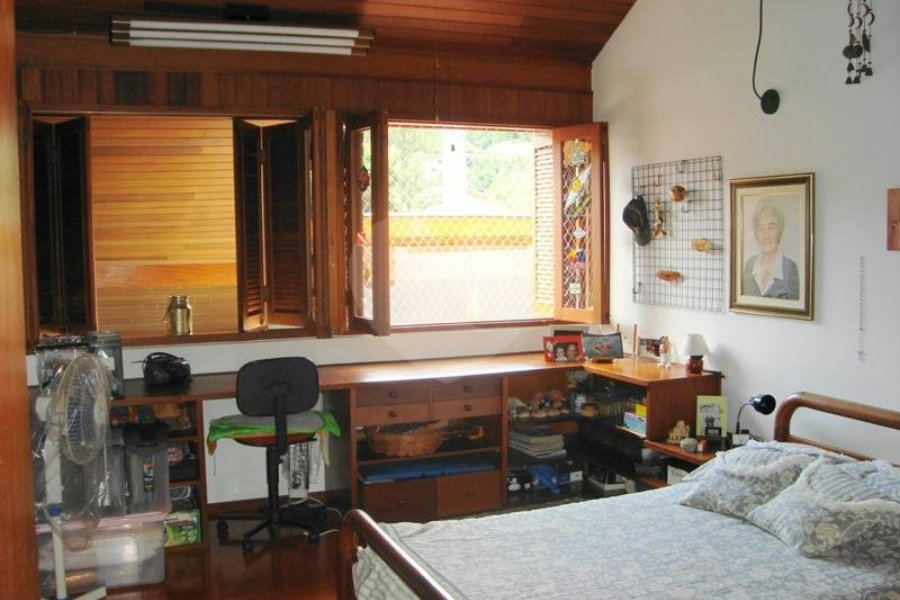 Sobrado à venda com 4 quartos, sendo 2 suítes, em Tremembé, São Paulo, SP
