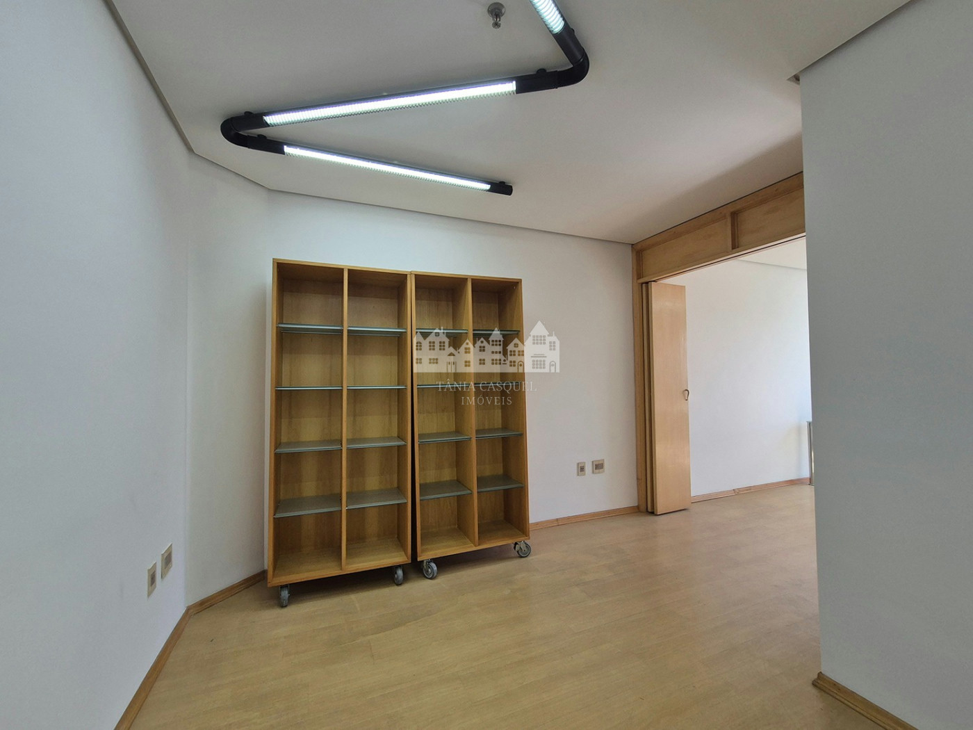 Sala Comercial à Venda no Edifício Paulista Tower – Rua Vergueiro, próximo ao Metrô Ana Rosa