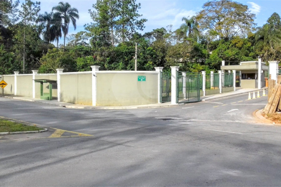 Casa à venda ou para alugar com 3 quartos, sendo 1 suíte, no condomínio Alpes de Caieiras, Caieiras - SP