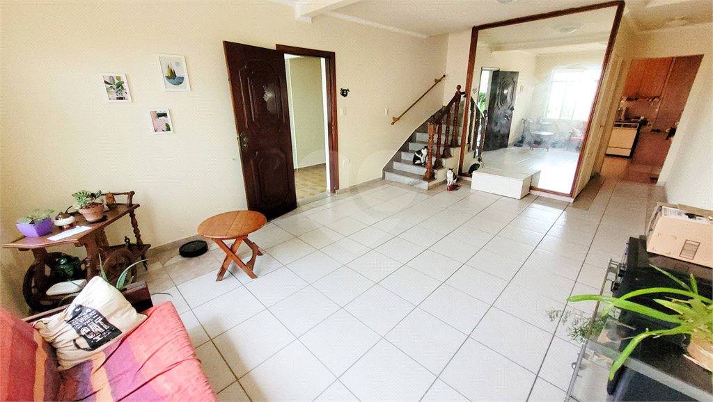 Sobrado à venda com 4 quartos, sendo 2 suítes, em Parada Inglesa, São Paulo, SP