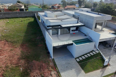 Casa à venda com 3 suítes no condomínio Greenfield, Atibaia - SP