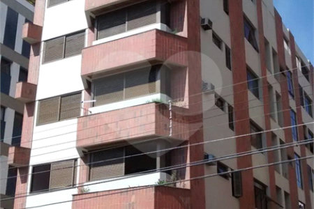 Apartamento à venda com 3 quartos, sendo 1 suíte, em Parque Enseada, Guarujá, SP