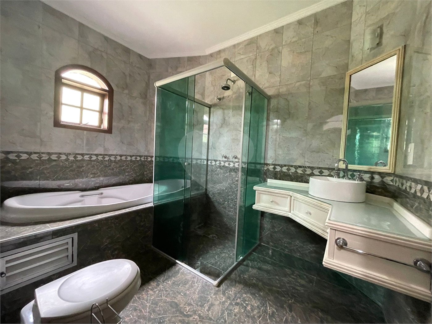 Casa à venda com 4 quartos, sendo 2 suítes,  em Jardim Pagliato, Sorocaba, SP