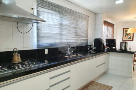 Apartamento à venda com 4 suítes em Jardim Marajoara, São Paulo, SP