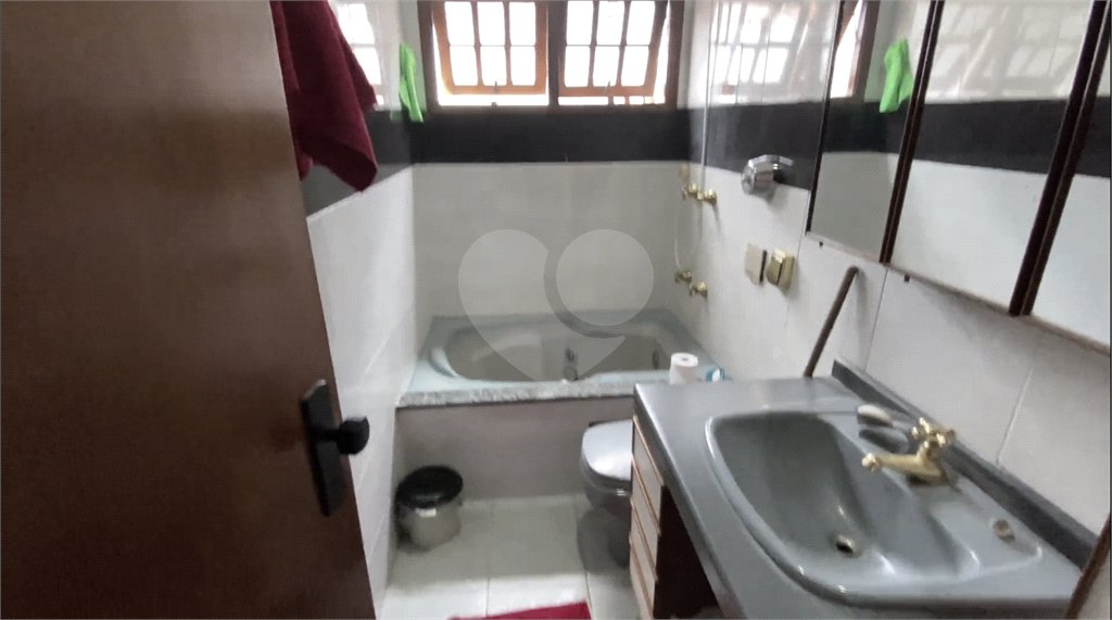 Casa à venda com 4 quartos, sendo 2 suítes, em Jardim Guanca, São Paulo, SP