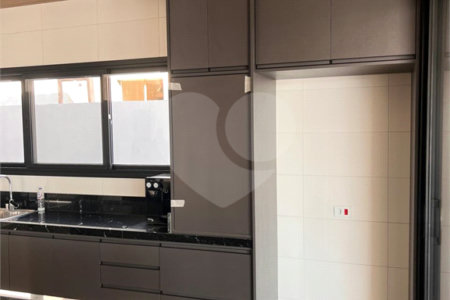 Casa à venda com 3 suítes no condomínio Portal dos Bandeirantes, Salto - SP