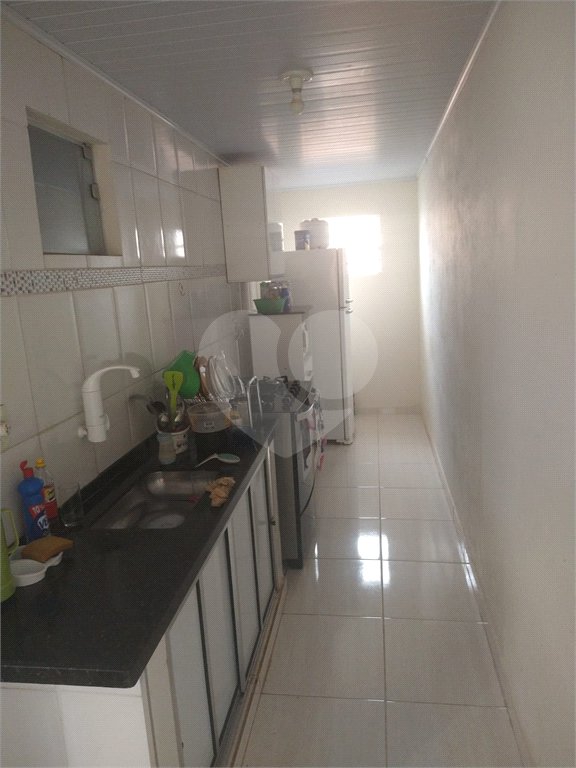 Casa Térrea com 2 dormitórios.