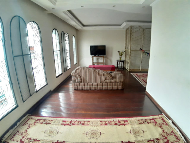 Sobrado à venda com 6 quartos, sendo 3 suítes,  em Vila Guilherme, São Paulo, SP