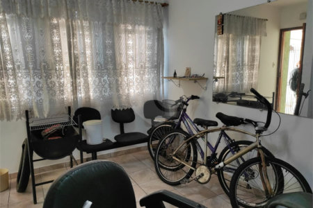 Casa à venda com 3 quartos, sendo 1 suíte, no Centro, Poá, SP