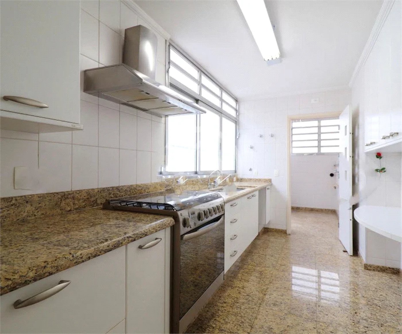 Casa Térrea à venda com 6 quartos, sendo 4 suítes,  em Brooklin Paulista, São Paulo, SP