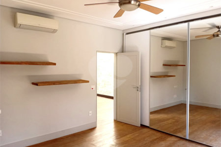 Casa de Vila à venda com 4 suítes em Granja Julieta, São Paulo, SP