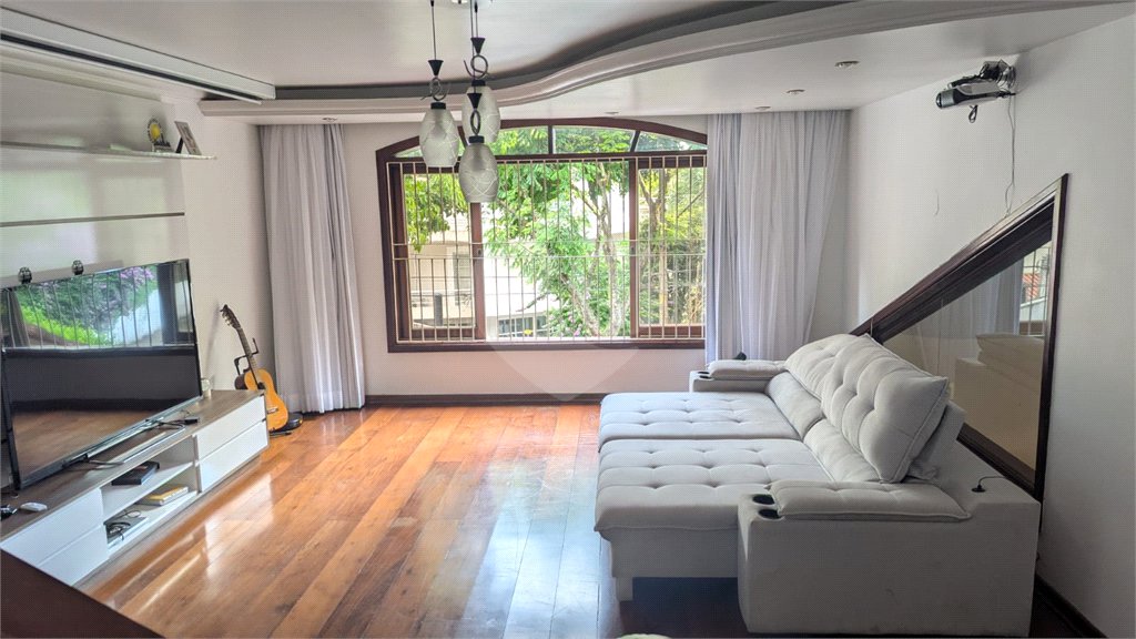Sobrado à venda com 4 quartos, sendo 2 suítes, em Imirim, São Paulo, SP