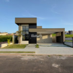 Casa à venda com 3 suítes no condomínio Portal Lamis, Atibaia - SP