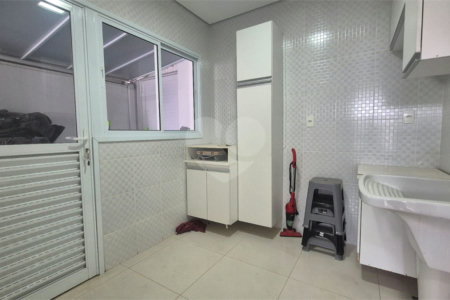 Casa à venda com 3 quartos, sendo 1 suíte, no condomínio Lago da Serra, Araçoiaba da Serra - SP