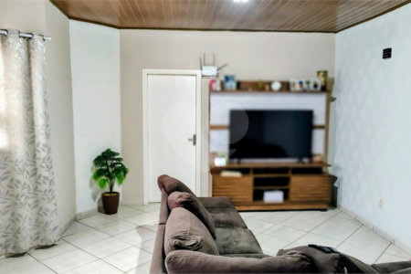 Casa à venda com 3 quartos, sendo 1 suíte, em Tupy, Itapetininga, SP