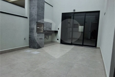 Casa à venda com 3 quartos, sendo 1 suíte, no condomínio Village Moutonnée, Salto - SP