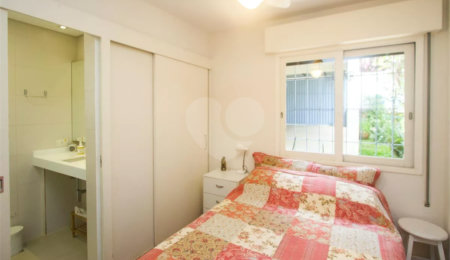 Casa à venda com 4 quartos, sendo 2 suítes,  em Chácara Flora, São Paulo, SP