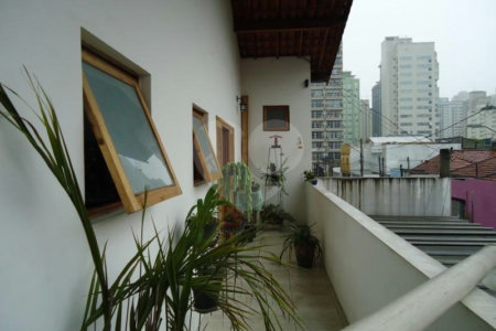 Sobrado à venda com 2 suítes em Indianópolis, São Paulo, SP