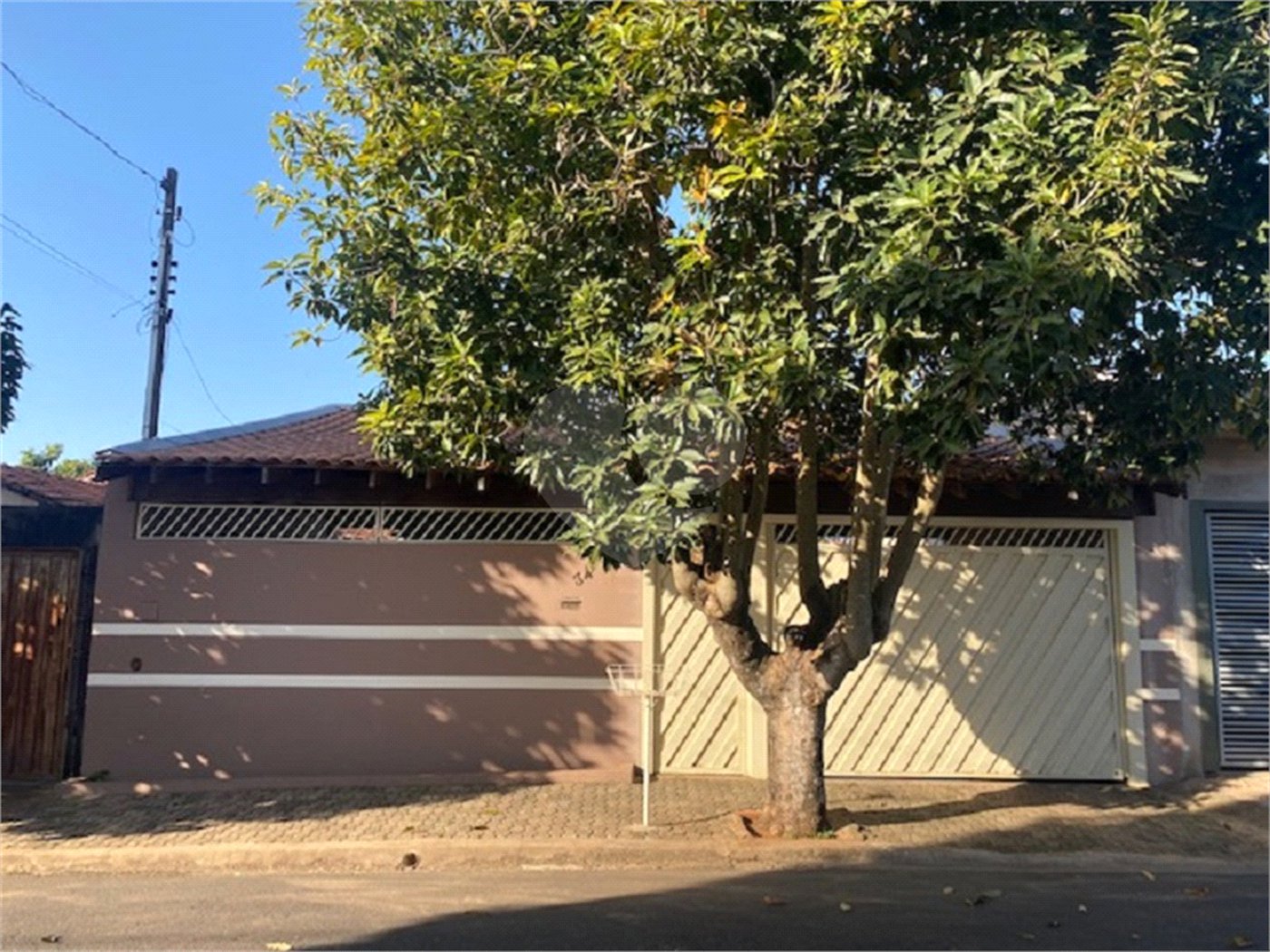 Casa térrea de 3 dormitórios