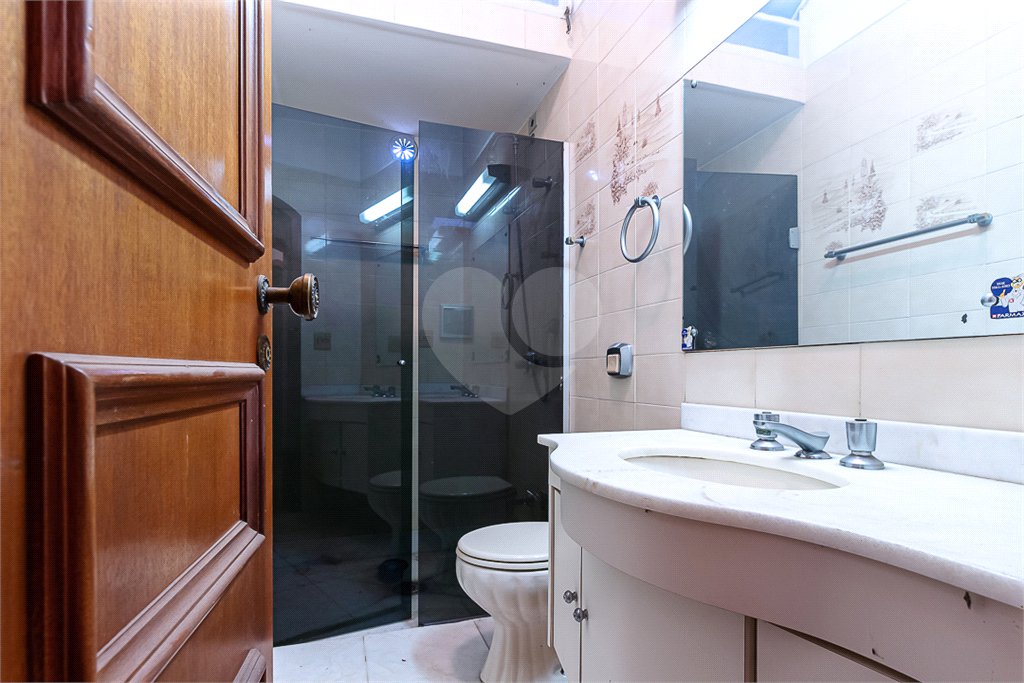 Casa Térrea à venda com 3 suítes em Jardim dos Estados, São Paulo, SP