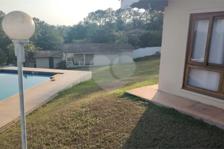 Casa à venda com 9 quartos, sendo 4 suítes, em Jardim Maracanã, Atibaia, SP