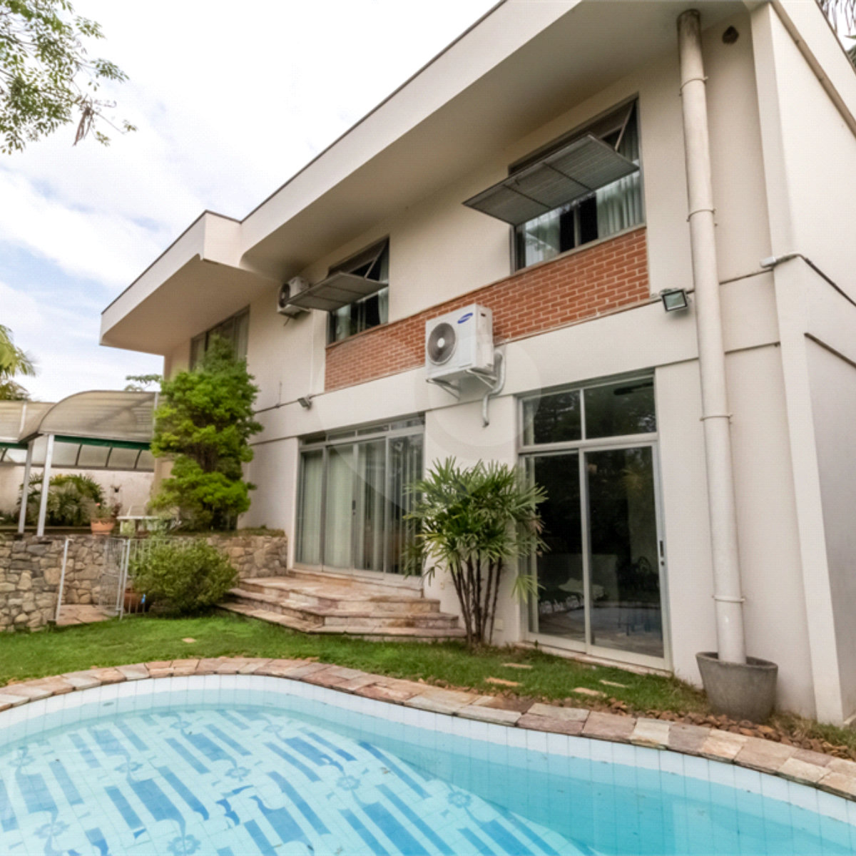 Casa à venda com 4 quartos, sendo 1 suíte, em Jardim Marajoara, São Paulo, SP