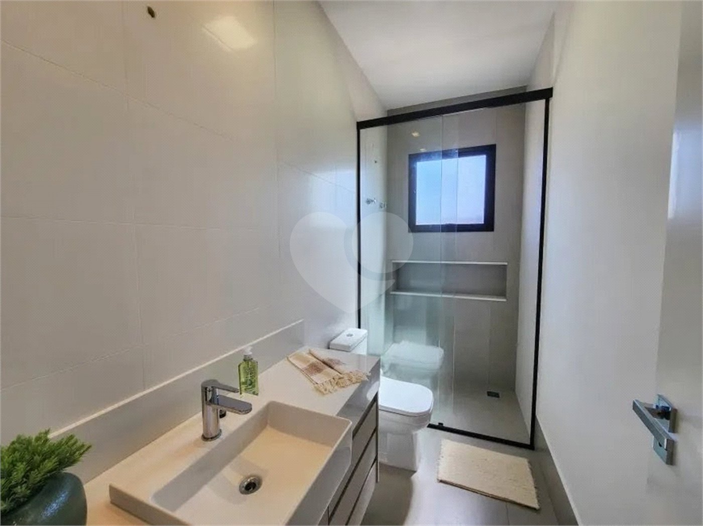 Casa à venda com 3 quartos, sendo 1 suíte, no condomínio Residencial Consoli, Atibaia - SP