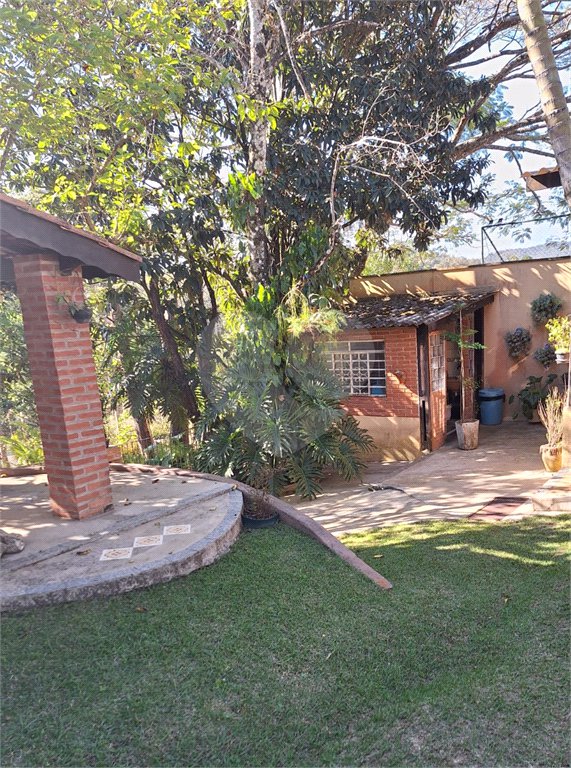 Casa em condomínio à venda com 4 quartos, sendo 2 suítes, no Centro, Bom Jesus dos Perdões, SP