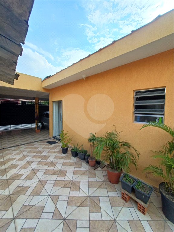 Casa à venda com 3 quartos, sendo 1 suíte,  em Jardim Santa Mônica, São Paulo, SP
