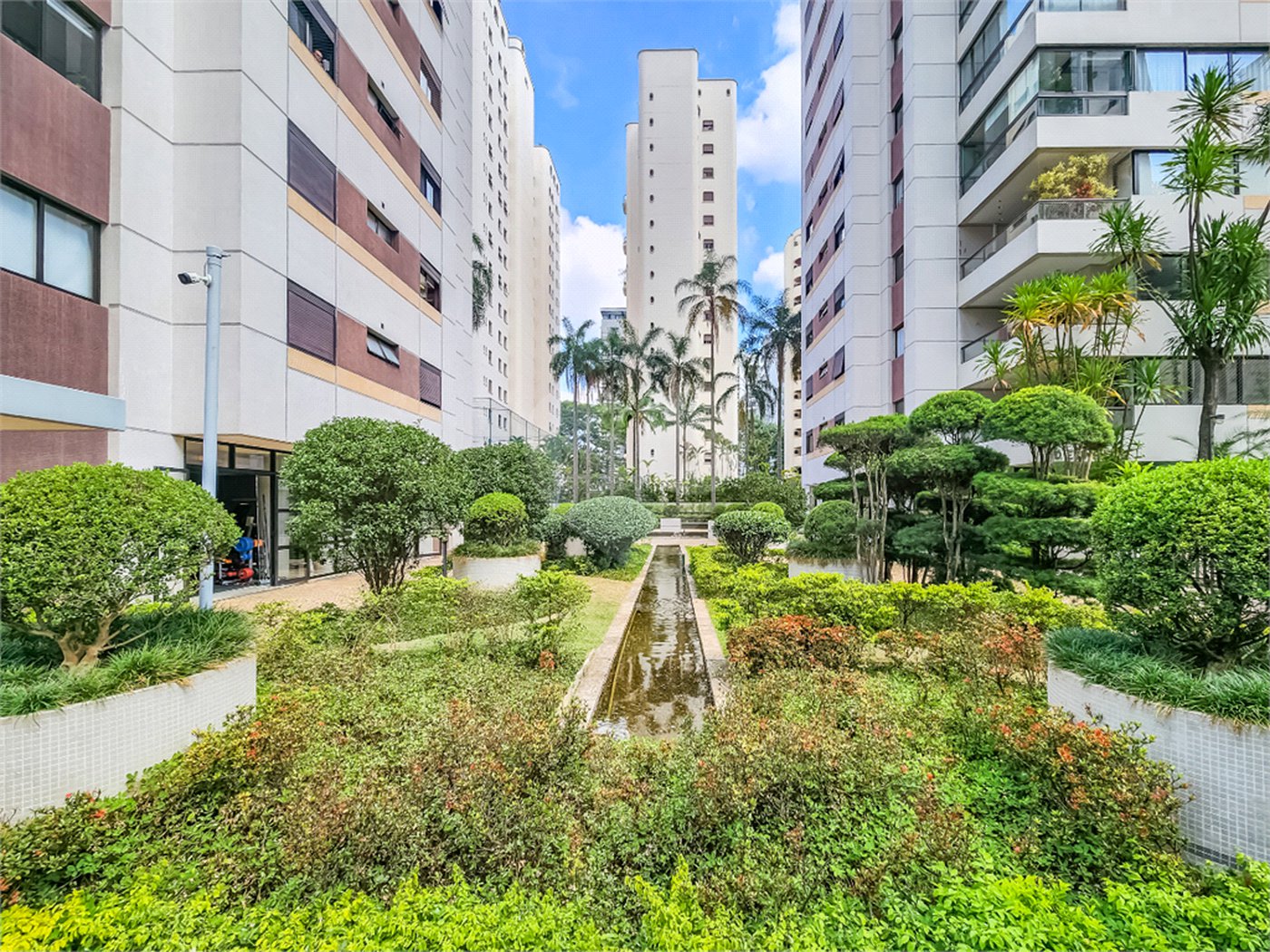 Apartamento à venda com 3 suítes em Indianópolis, São Paulo, SP