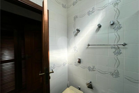 Sobrado com 5 dorm. sendo 2 suites