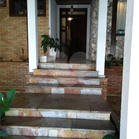 Casa à venda com 6 quartos, sendo 2 suítes,  em Jardim Leocádia, Sorocaba, SP