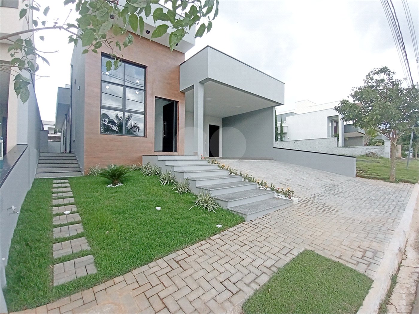 Casa à venda com 3 suítes no condomínio Vita Verdi, Valinhos - SP