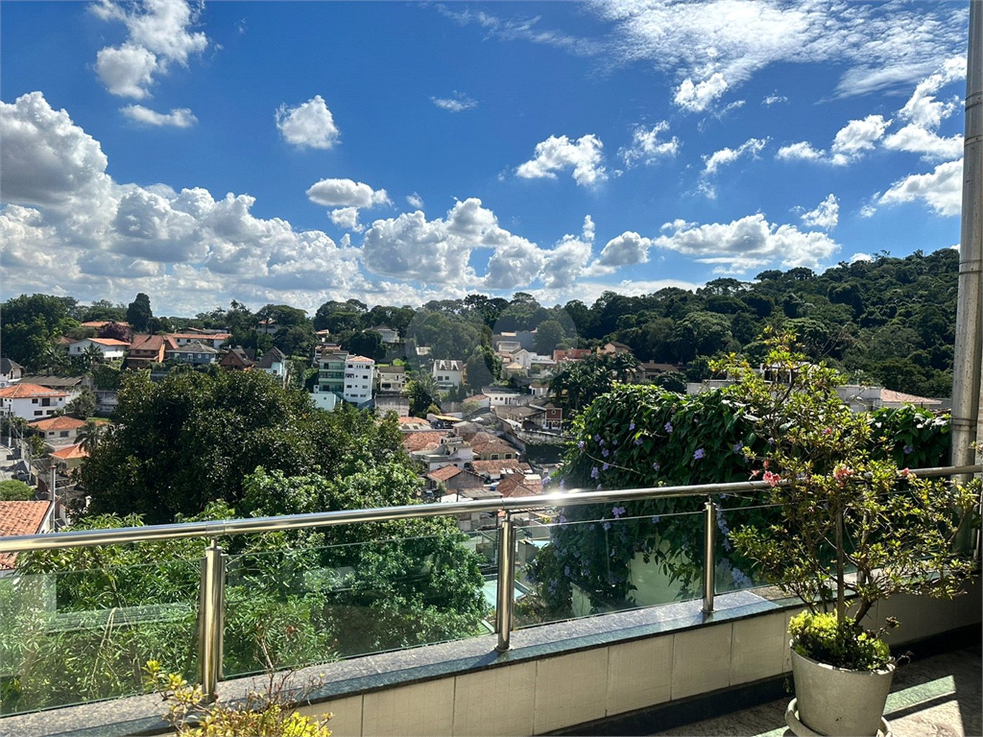 Casa à venda com 4 suítes no condomínio Mirante do Horto, São Paulo - SP