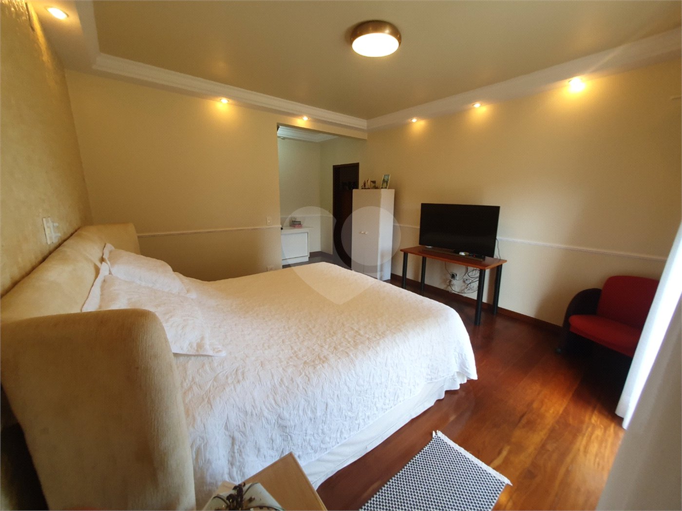 Casa à venda com 5 suítes no condomínio Vila Hípica I, Vinhedo - SP