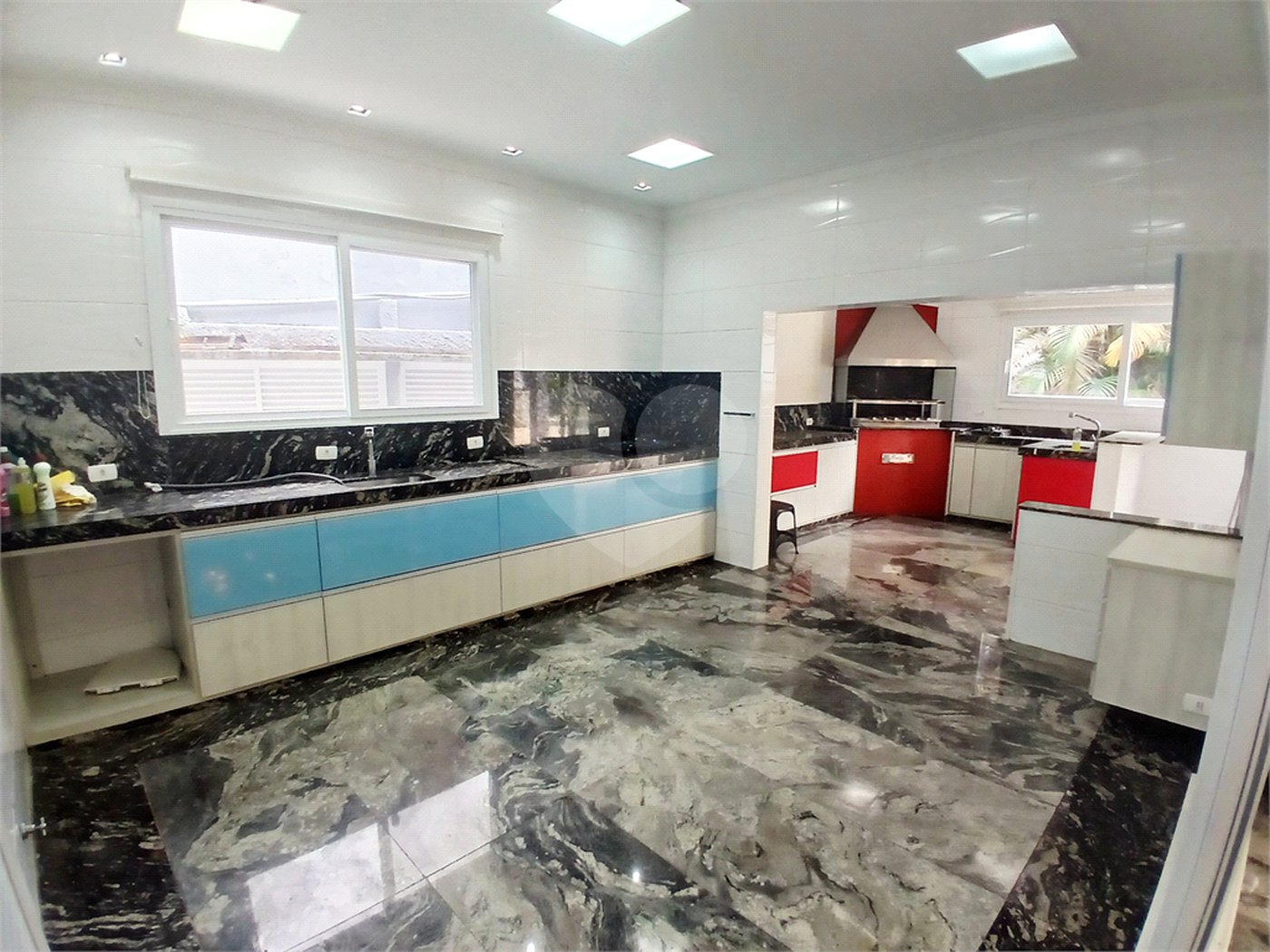 Casa Térrea à venda com 3 suítes em Anchieta, São Bernardo do Campo, SP