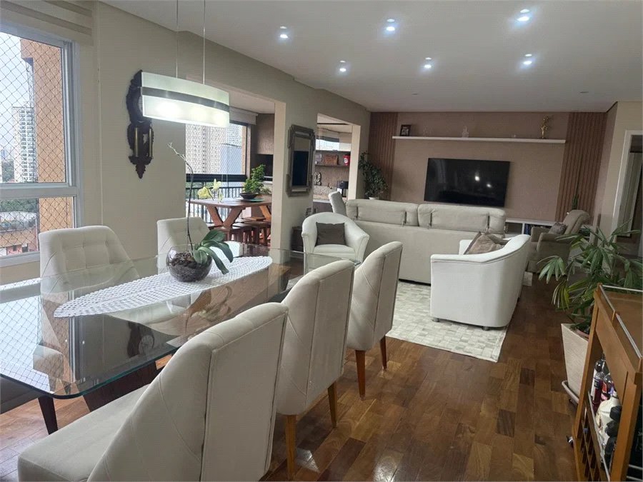 Apartamento à venda com 3 suítes em Vila Suzana, São Paulo, SP
