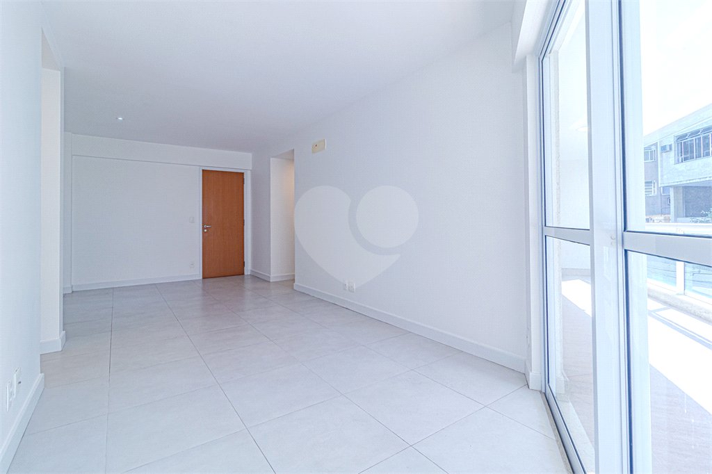 Apartamento à venda com 3 quartos, sendo 1 suíte, em Lagoa, Rio de Janeiro, RJ