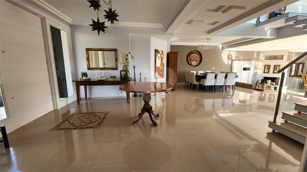 Casa à venda ou para alugar com 5 suítes no condomínio Residencial Jardim Primavera, Louveira - SP