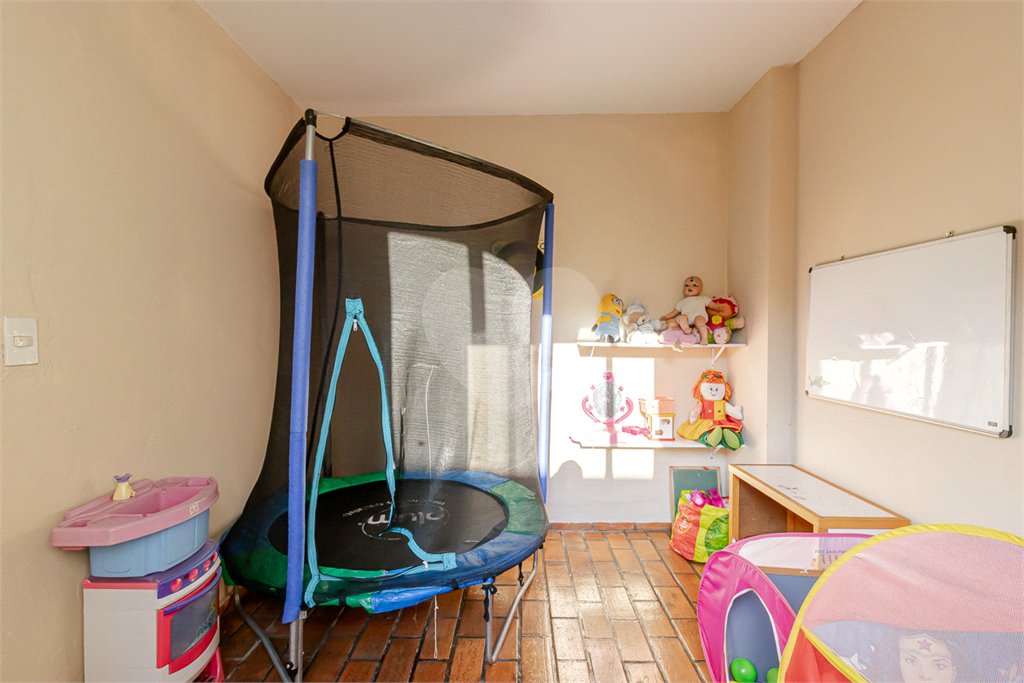 Casa à venda com 3 quartos, sendo 1 suíte, no condomínio Mirante Bello, São Paulo - SP