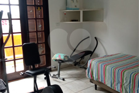 Casa à venda com 4 quartos, sendo 1 suíte,  em Vila Bela Flor, Mogi das Cruzes, SP
