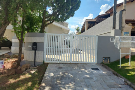 Casa à venda com 4 quartos, sendo 2 suítes, no condomínio Marambaia, Vinhedo - SP
