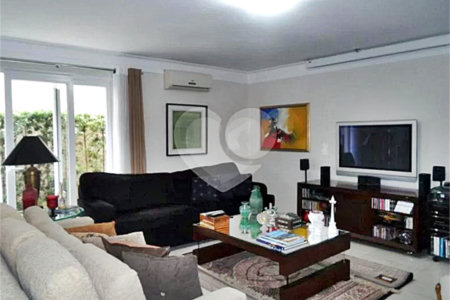 Casa à venda com 4 suítes no condomínio Chácara das Rosas, São Paulo - SP