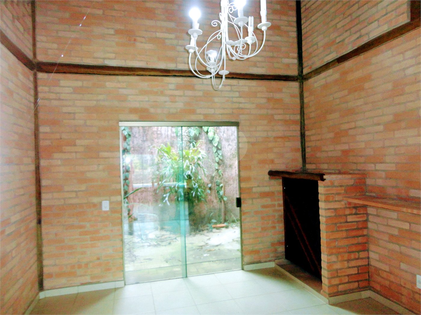 Casa à venda com 4 suítes no condomínio Estância Marambaia, Vinhedo - SP