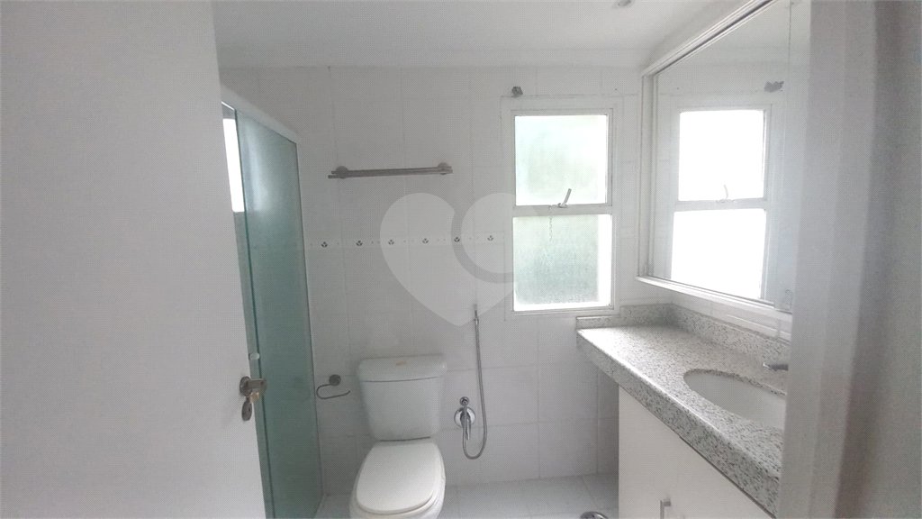 Apartamento à venda com 3 quartos, sendo 1 suíte,  em Vila Andrade, São Paulo, SP